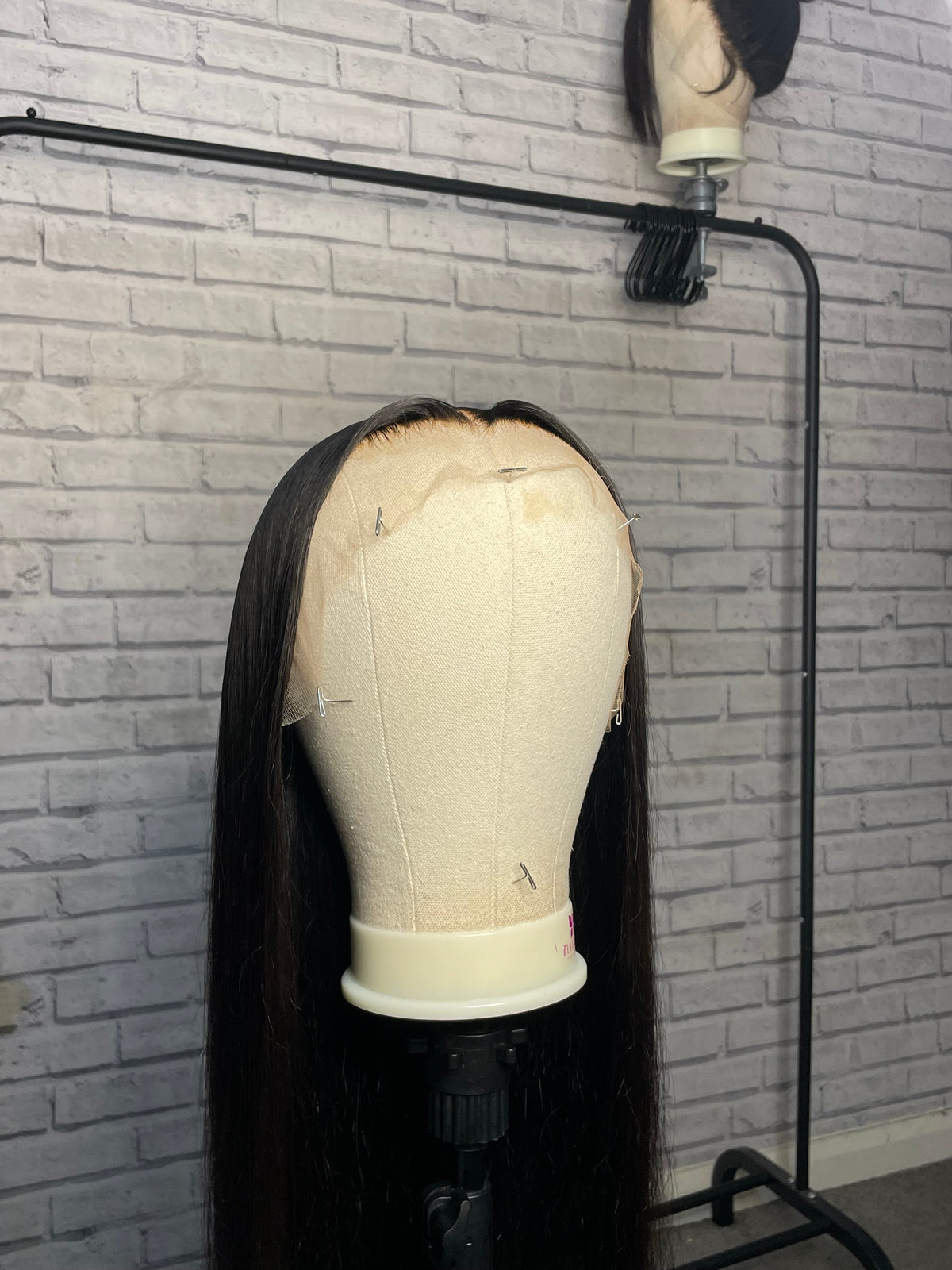 THE SIGNATURE - Straight full frontal wig